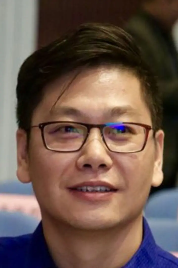 王亚斌