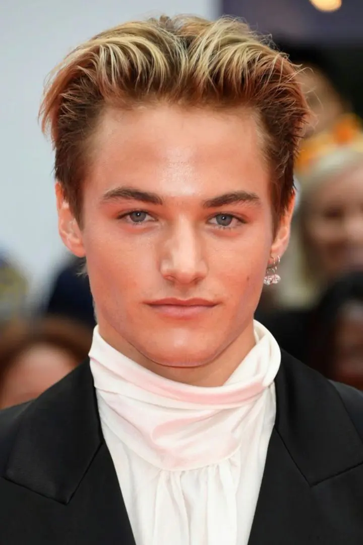 Mitchell Hoog