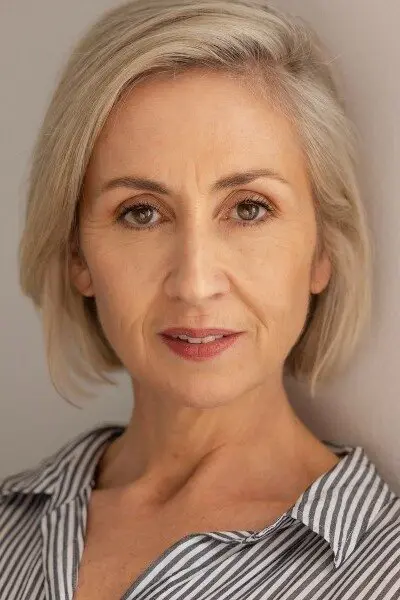 Renee Lyons